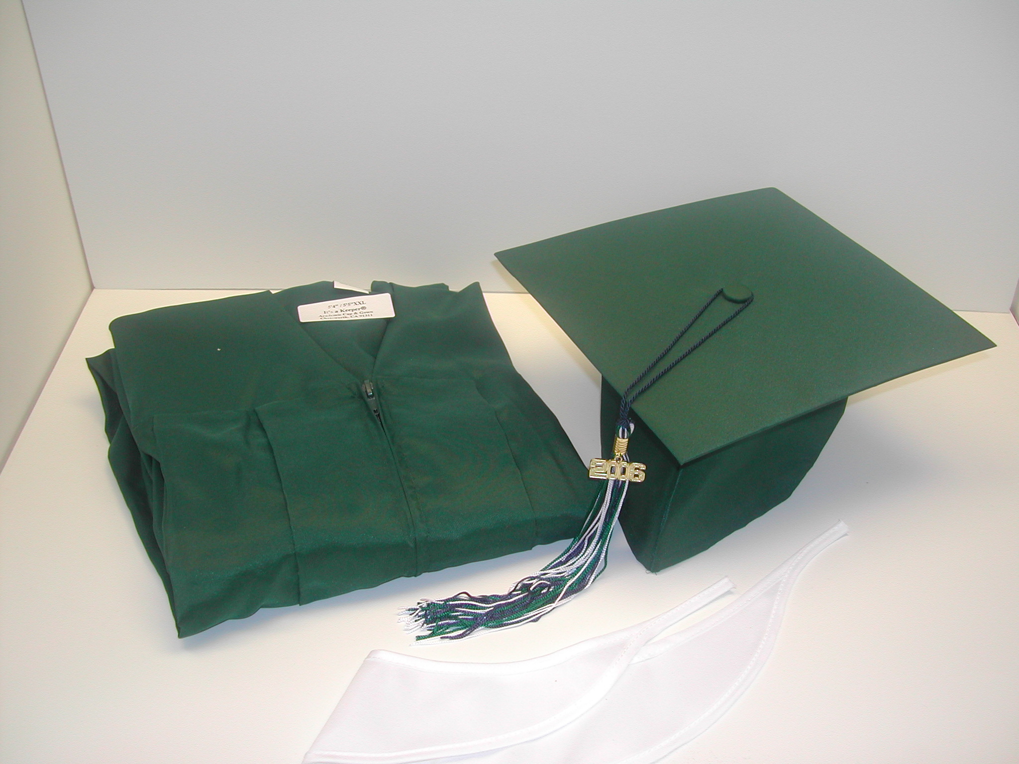 Endea Shiny Hunter Green Graduation Cap and Gown 